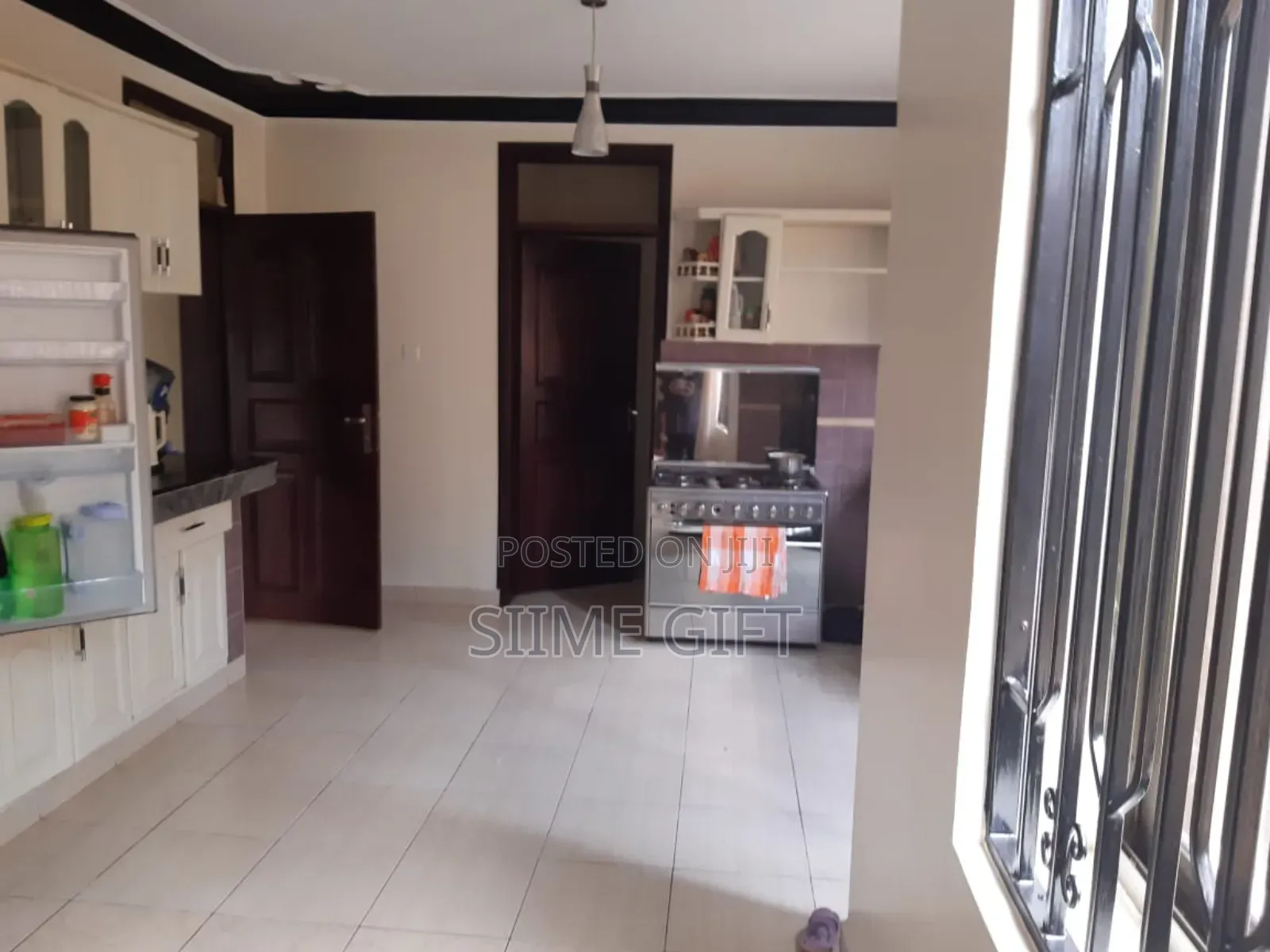 6bdrm Maisonette in Danrose Close, Central Division for sale