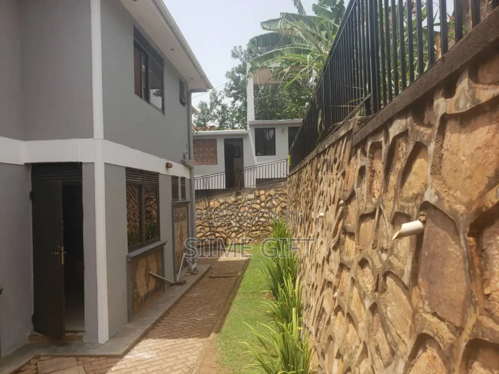 6bdrm Maisonette in Danrose Close, Central Division for sale