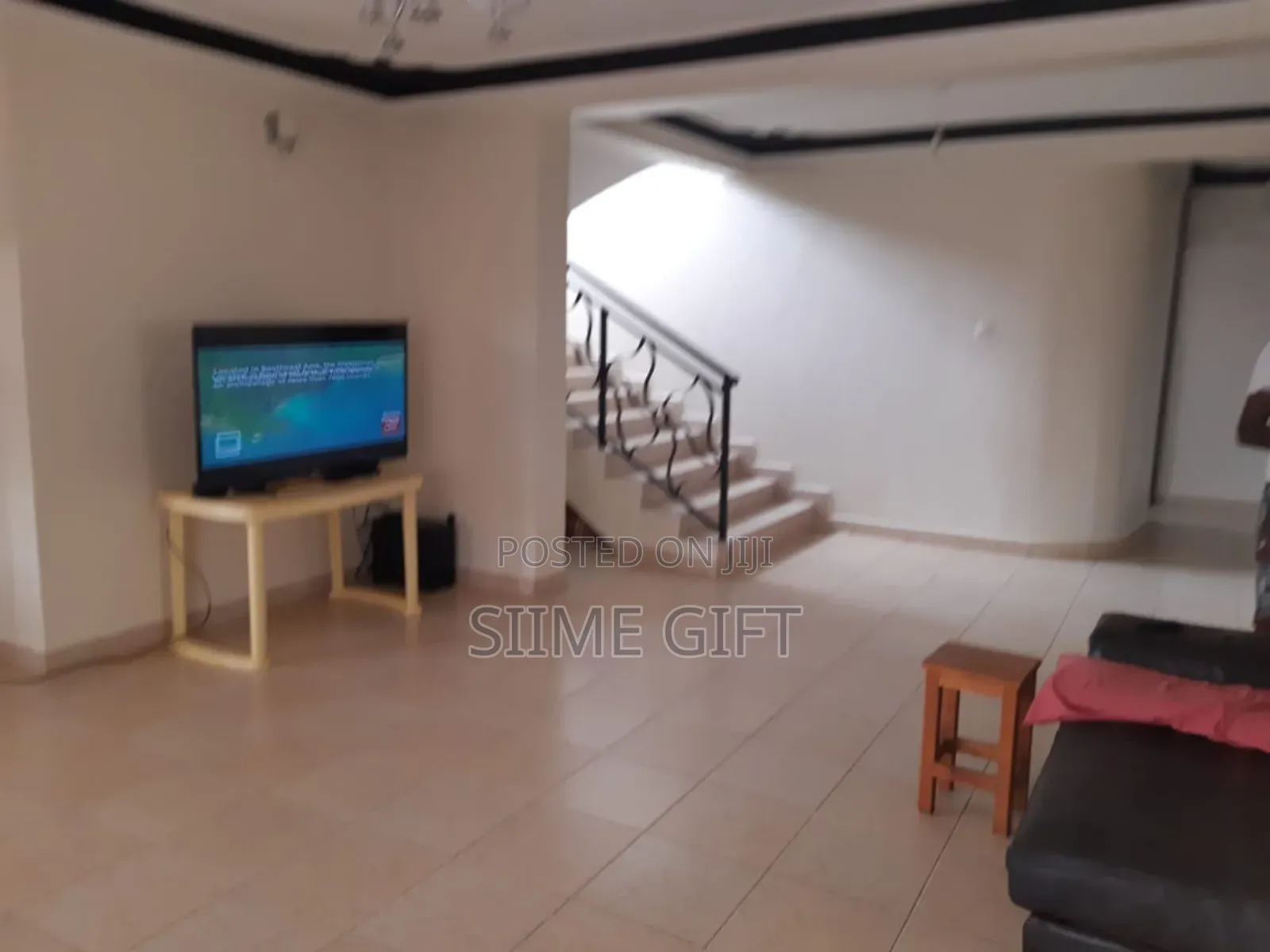 6bdrm Maisonette in Danrose Close, Central Division for sale