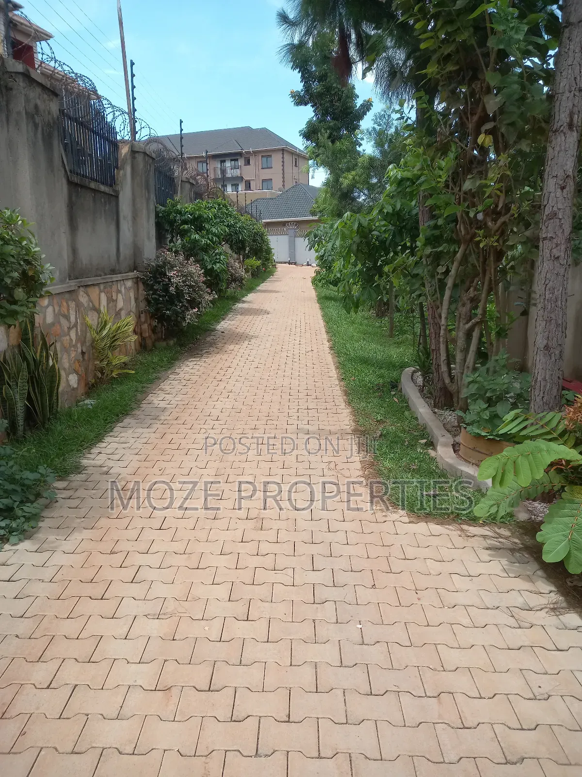 1bdrm Bungalow in Bweyogerere Buto, Central Division for rent