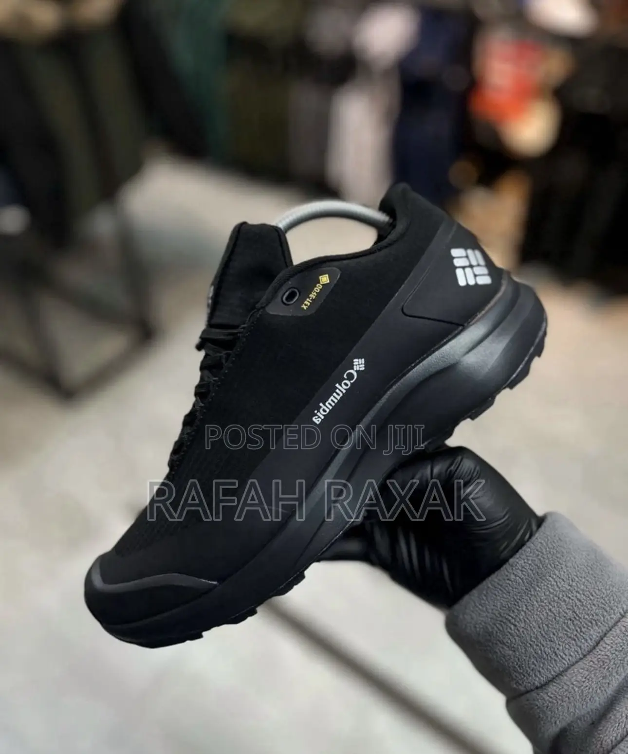 Original Black Columbia Gore-Tex Outdoor Hiking Sneakers