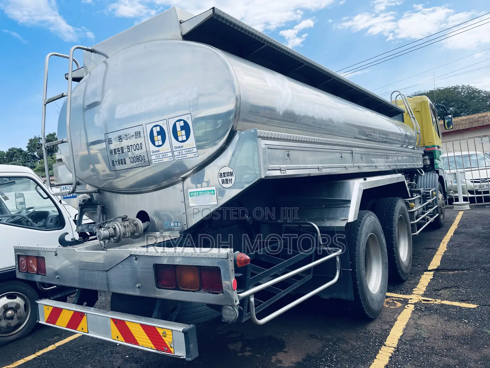 Milk Tank Truck