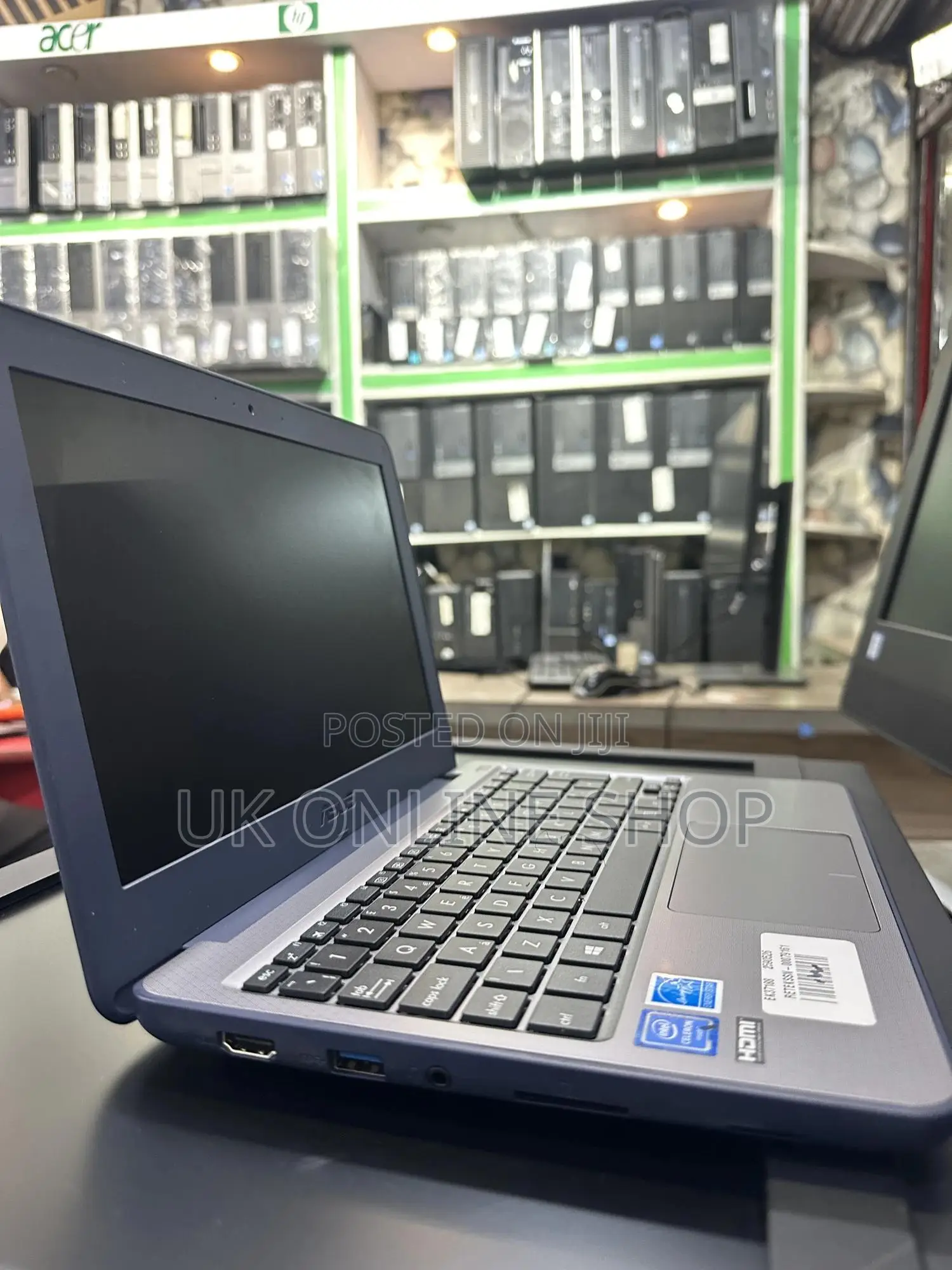 Laptop Asus VivoBook W202 4GB Intel Pentium HDD 60GB