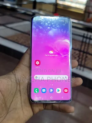 Photo - New Samsung Galaxy S10 128 GB Black