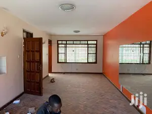 Town House In Kololo For Rent
