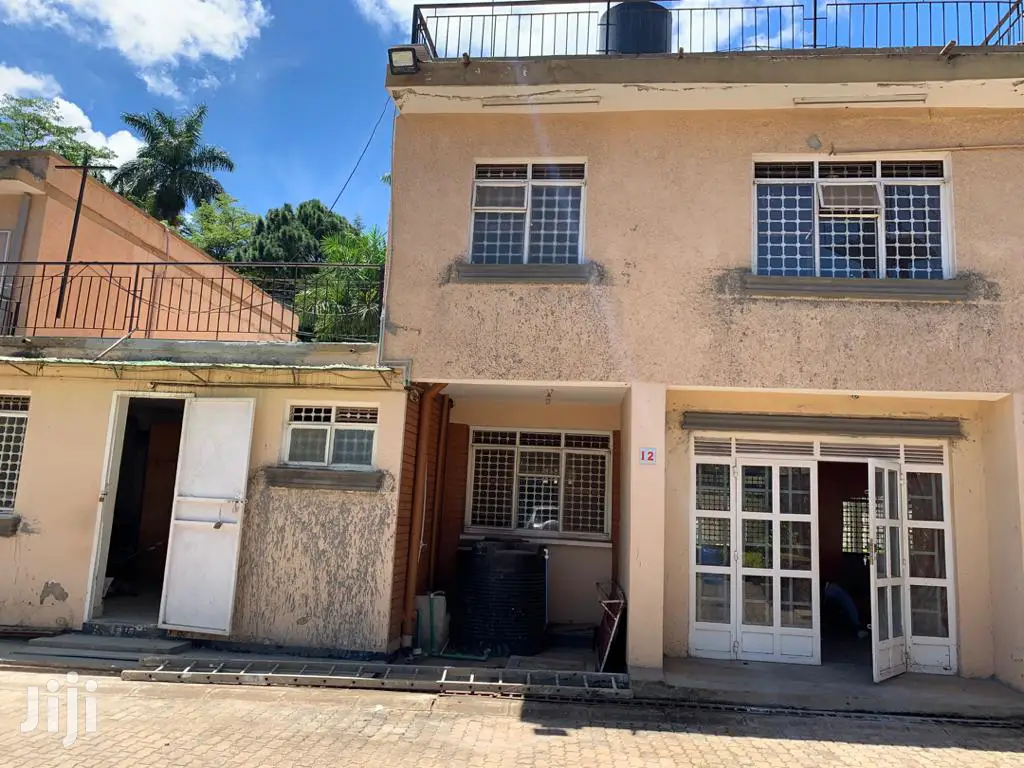 Town House In Kololo For Rent