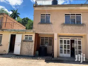 Town House In Kololo For Rent