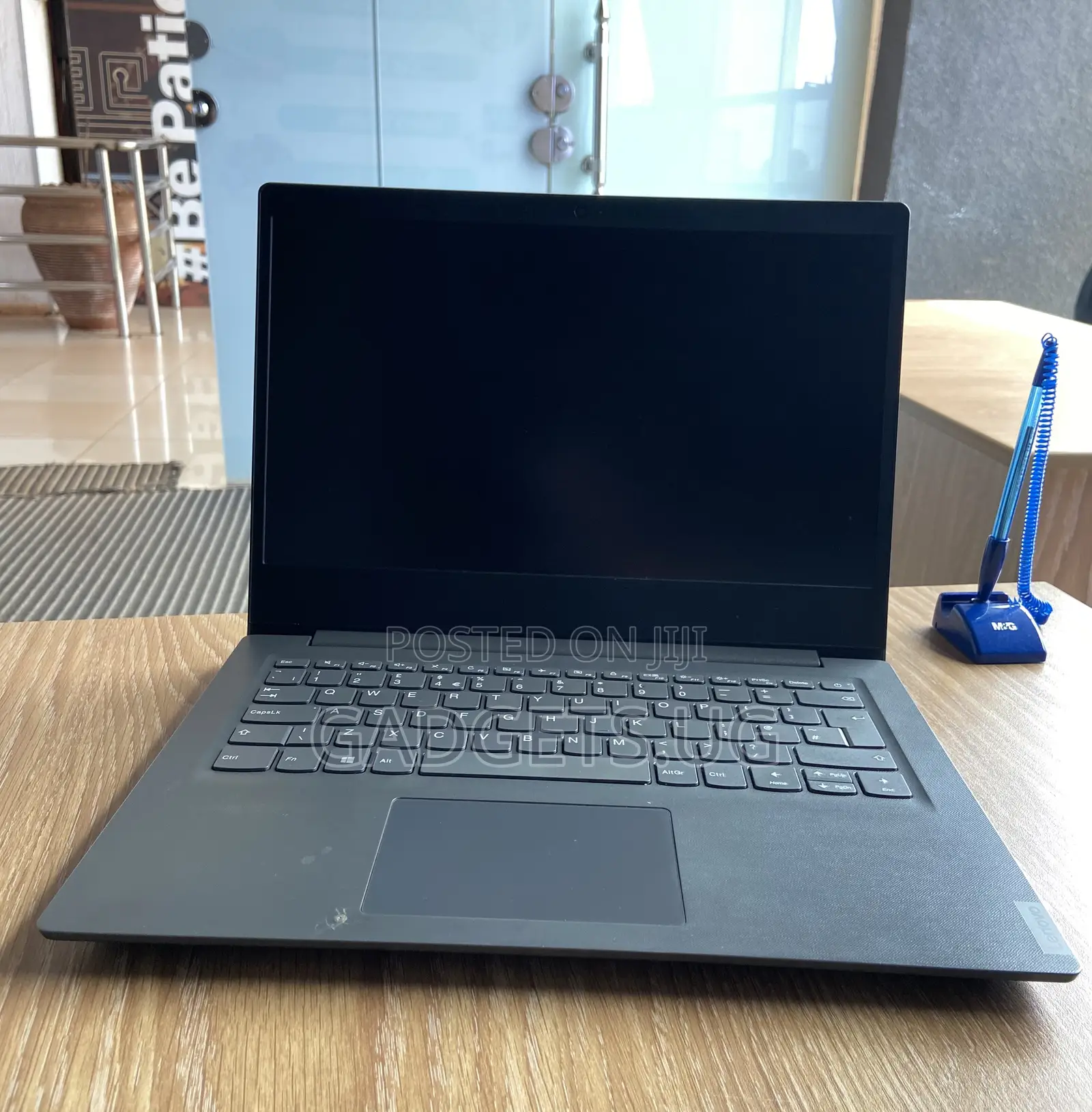 Laptop Lenovo V14 G4 IRU 8GB Intel Core I3 SSD 1T