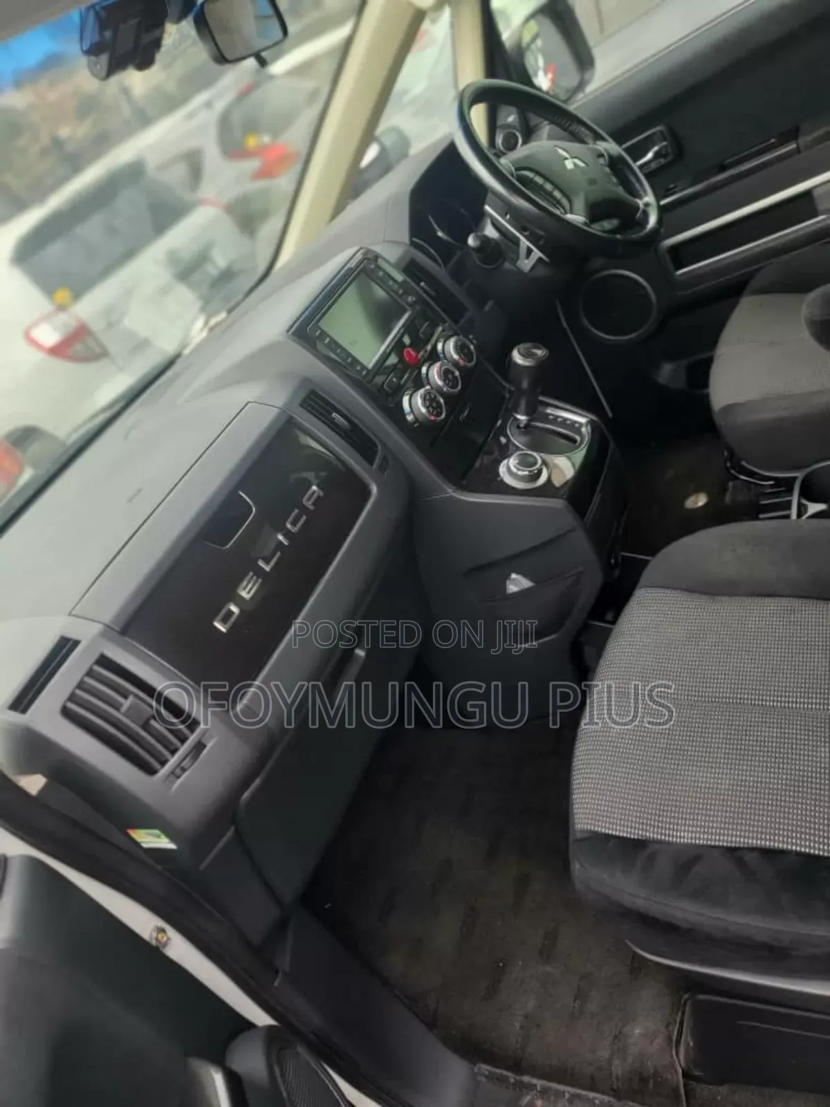 Mitsubishi Delica 2012 White