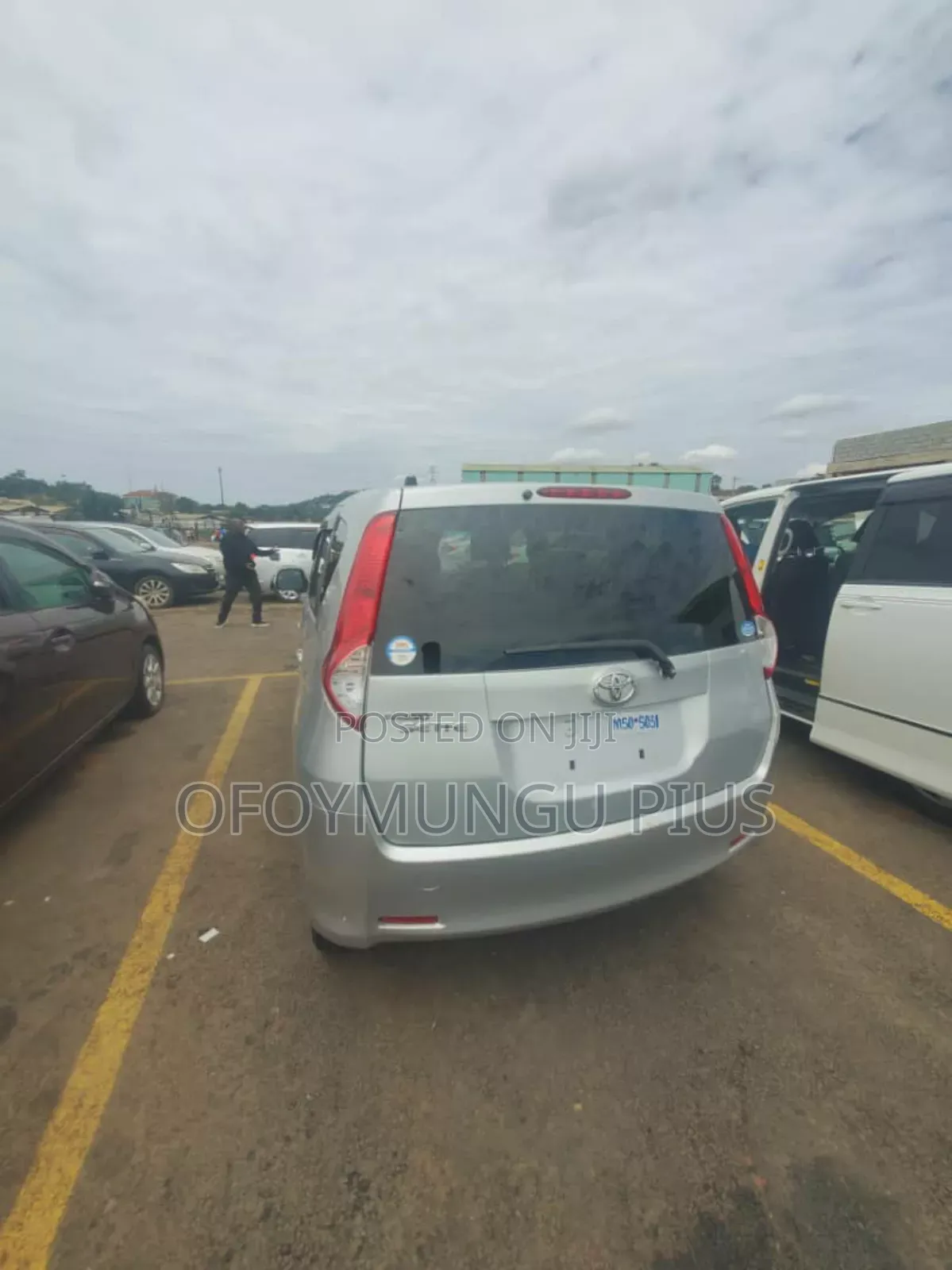 Toyota Passo Sette 2010 Silver
