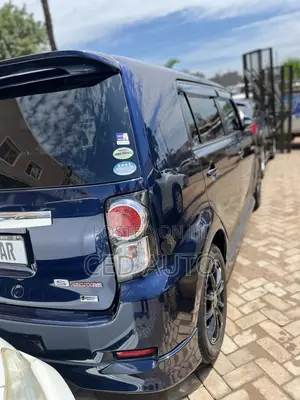 Toyota Corolla Rumion 2011 Blue