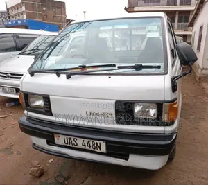 Photo - Toyota 1998 White