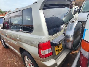 Mitsubishi Pajero IO 2000 Gold