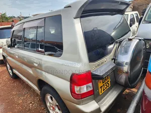 Mitsubishi Pajero IO 2000 Gold