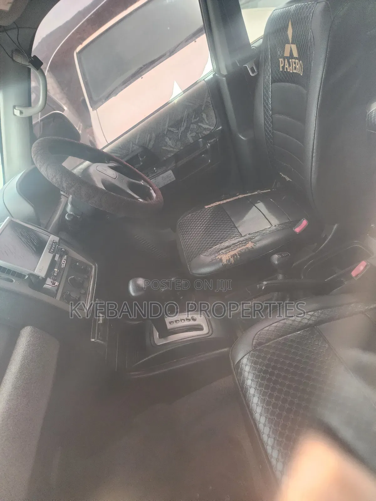 Mitsubishi Pajero IO 2000 Gold