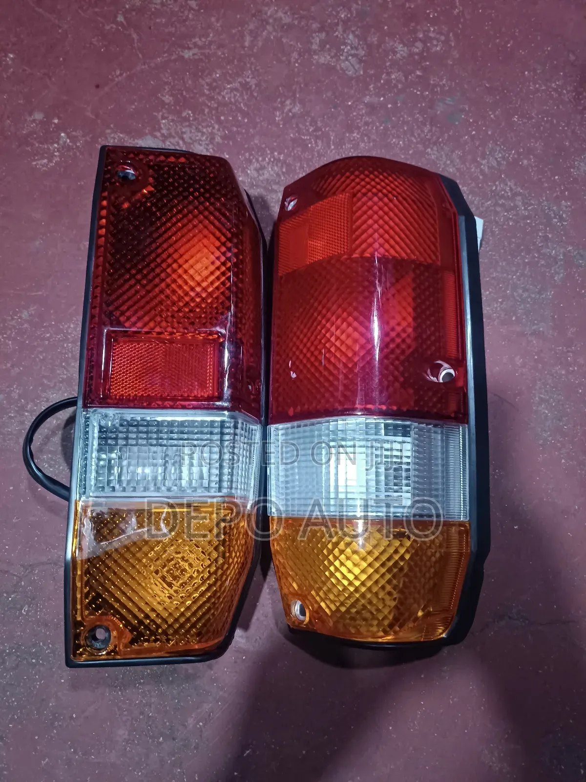 L/Cruiser Rear Lamps