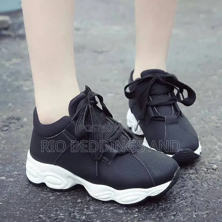 Ladies Sneakers Shoes / Gray, Pink, and Black