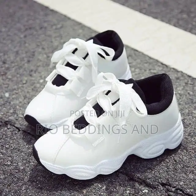 Ladies Sneakers Shoes / Gray, Pink, and Black