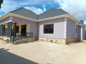 Photo - 4bdrm Bungalow in Seeta, Central Division for sale