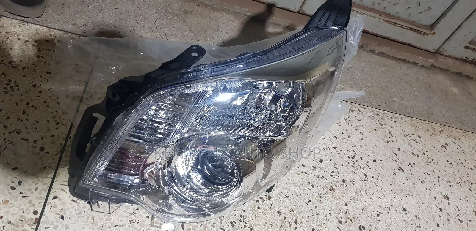 Headlamps for Toyota Noah 2010 - 2014
