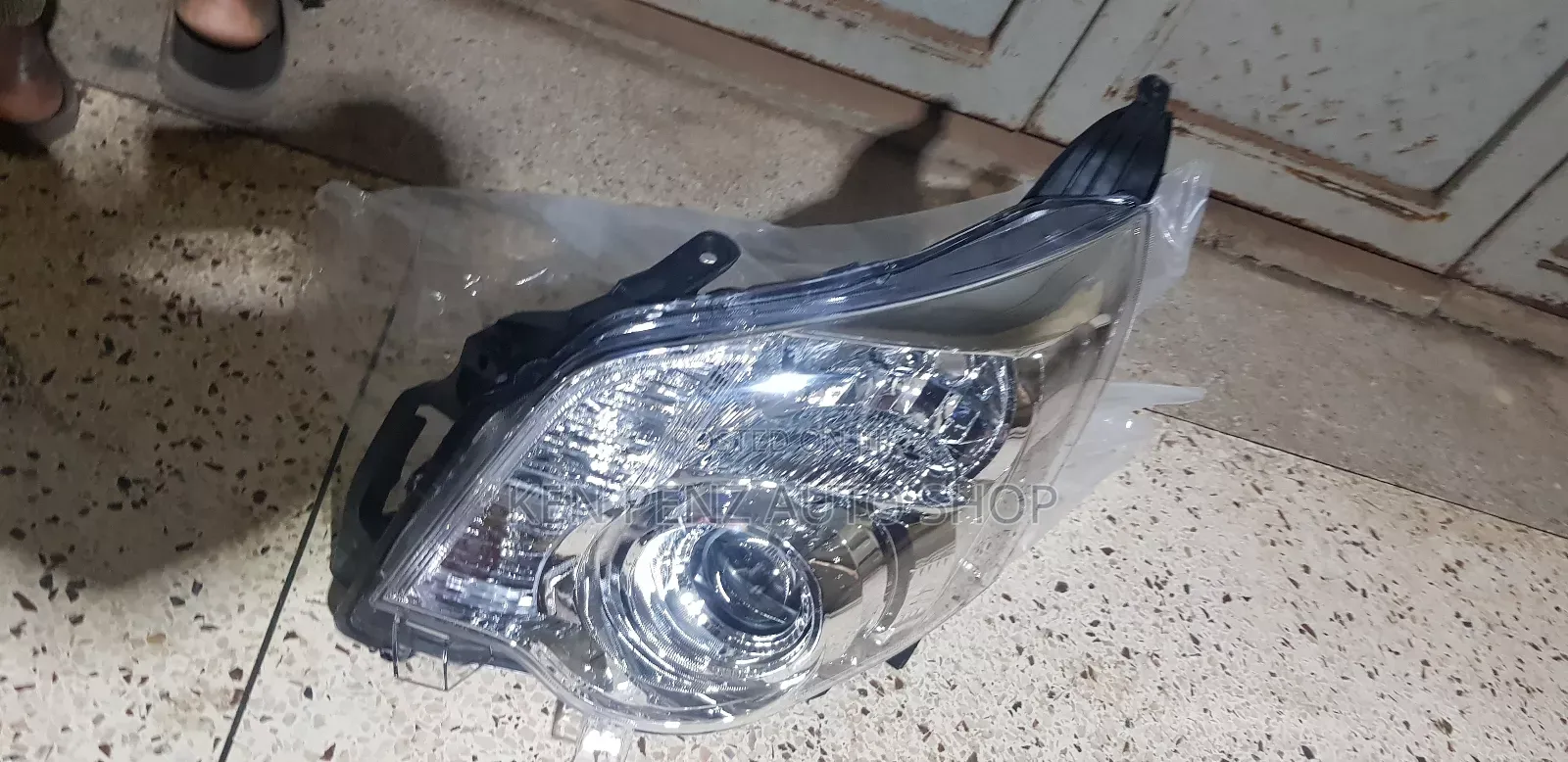 Headlamps for Toyota Noah 2010 - 2014