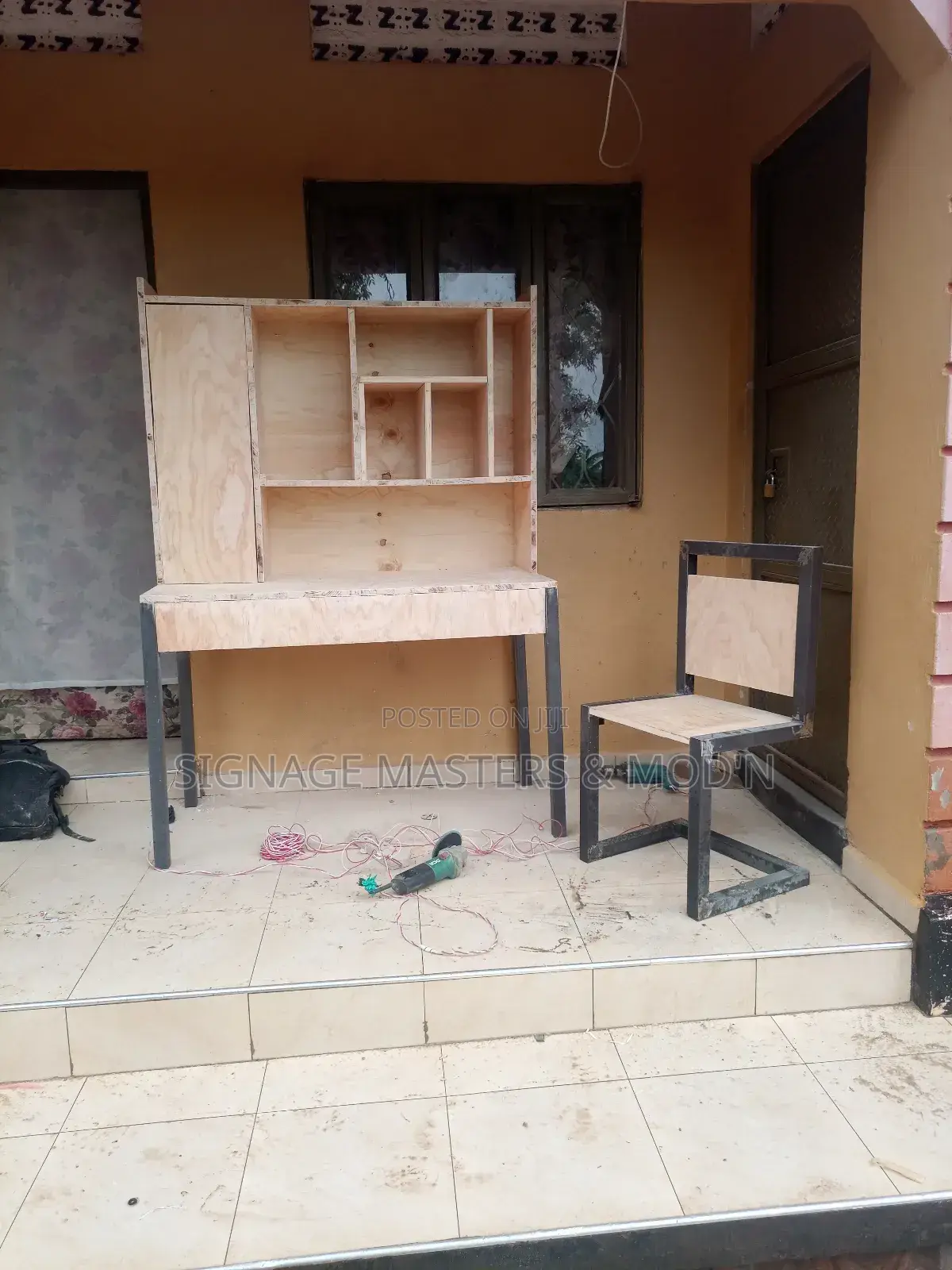 Multifunctional Work Station