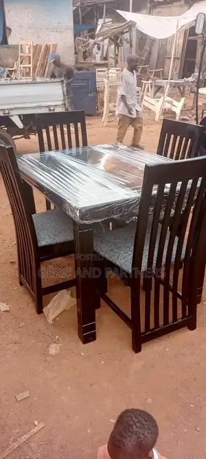 Super Dining Table