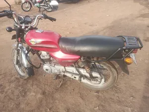Simba UG Boss+ 100cc 2024 Red