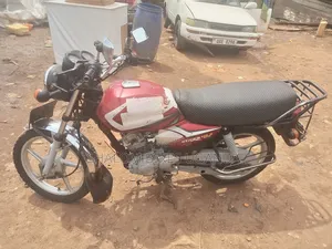 TVS HLX 125 2019 Red
