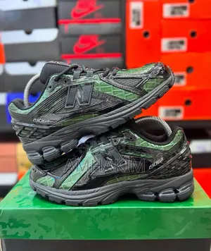 Classic Men's New Balance 1906r in Stock