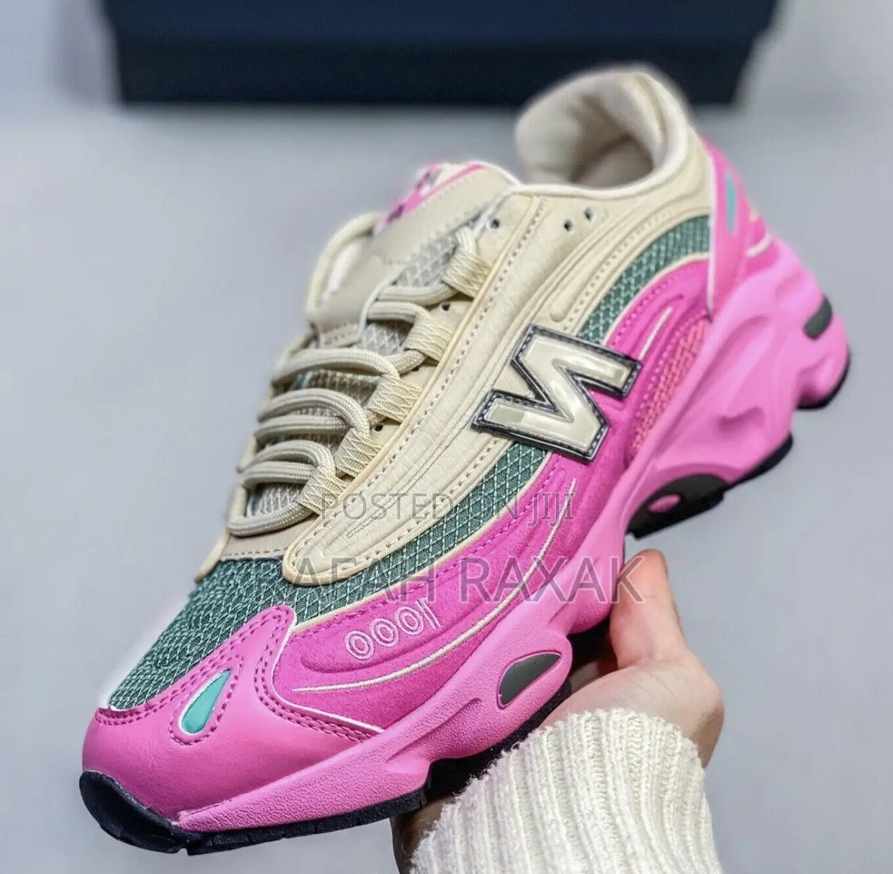 Unisex New Balance 1000 Pink With Sandstone Sneakers