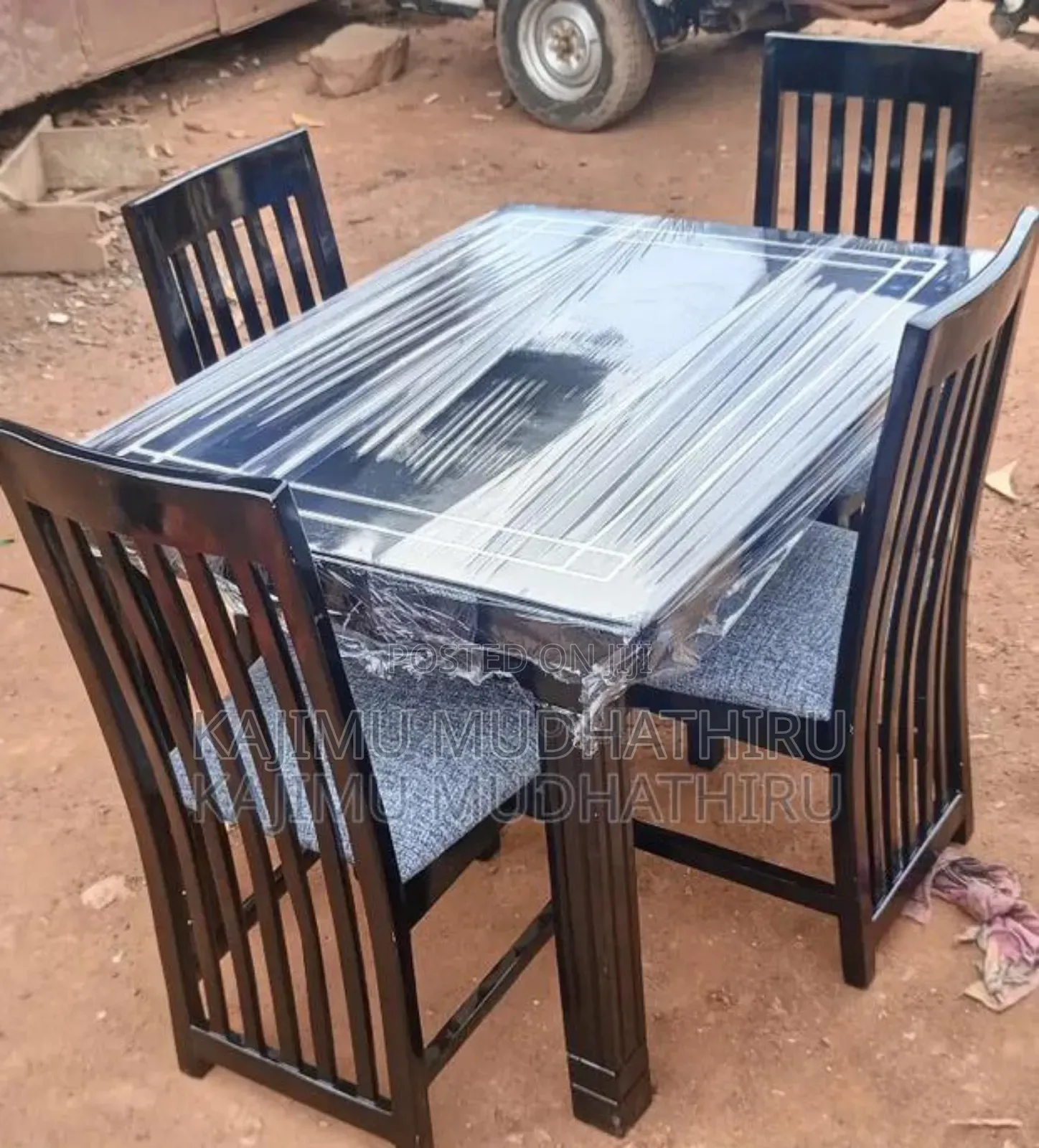 Furniture / Dinning Table