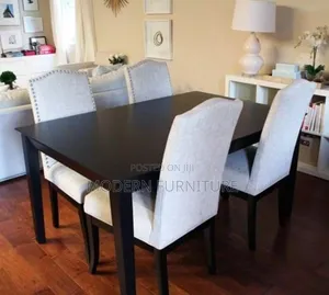 Min Dining Table of Four Seaters