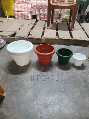 Plastic Round Flower Pots