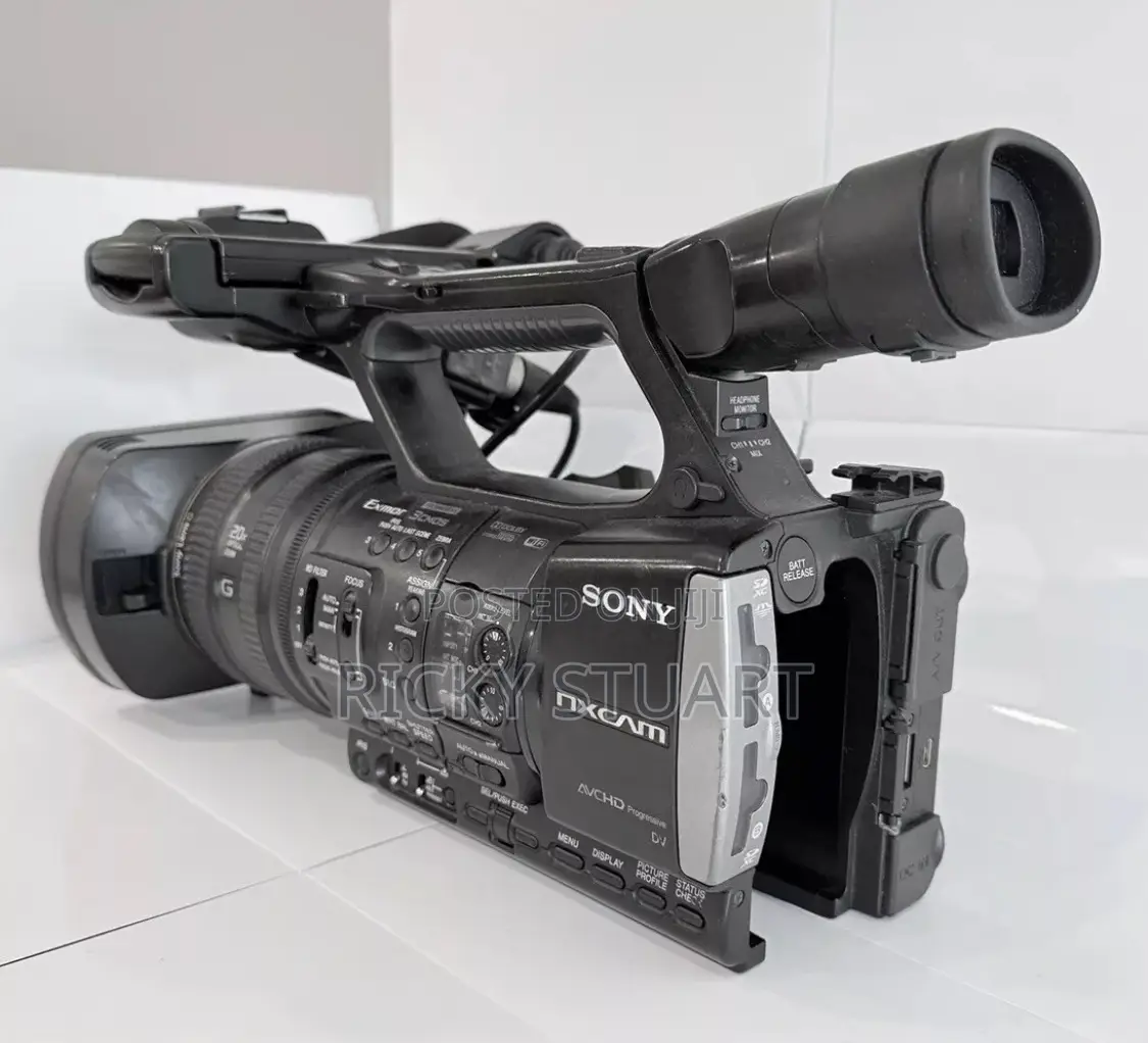 Sony HXR-Nx3 Nxcam Professional Handheld Camcorder