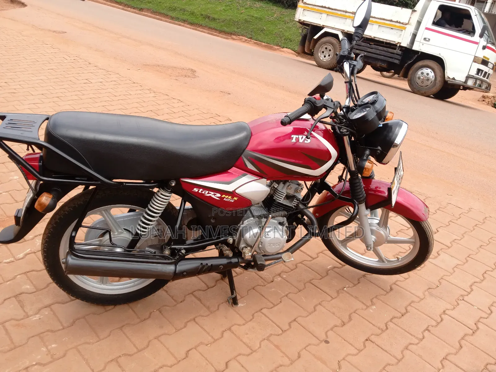 TVS HLX 125 2025 Red