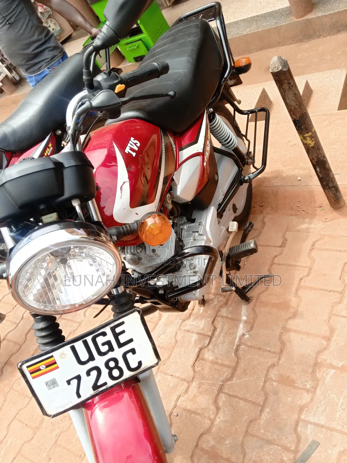 TVS HLX 125 2025 Red