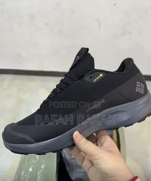 Black/Grey Columbia Gore-Tex Waterproof Hiking Sneakers
