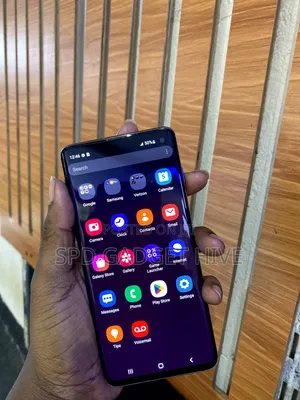 Photo - Samsung Galaxy S10 128 GB Black