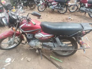 TVS HLX 125 2021 Red