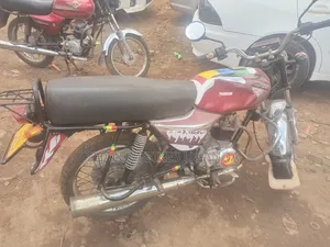 Bajaj Boxer 2017 Red