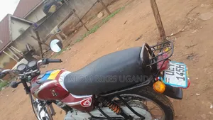 Bajaj Boxer 100 2022 Red