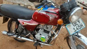 Bajaj Boxer 100 2022 Red