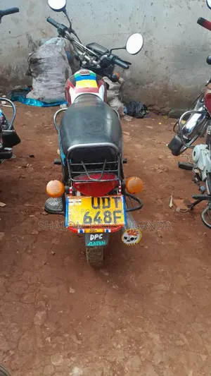 Bajaj Boxer 100 2016 Red