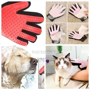 Dog and Cat Hair Grooming and Bathing Glove