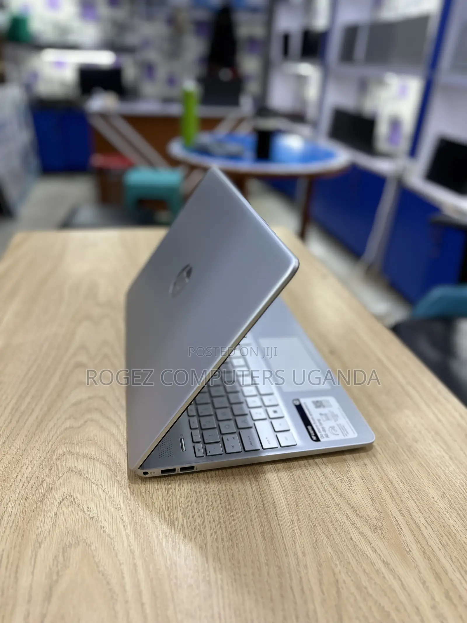 New Laptop HP Pavilion 15-Eh0050wm 16GB Intel Core I7 SSD 512GB