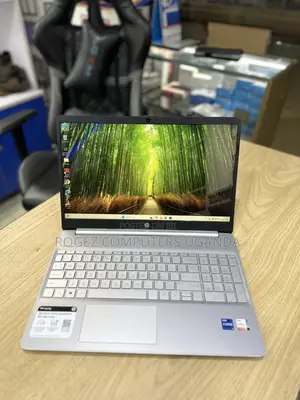 New Laptop HP Pavilion 15-Eh0050wm 16GB Intel Core I7 SSD 512GB