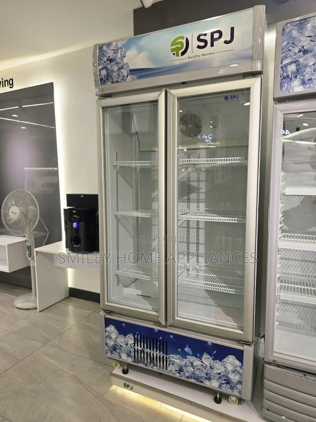 830ltrs SPJ Show Case Chiller Refrigerator at Good Price