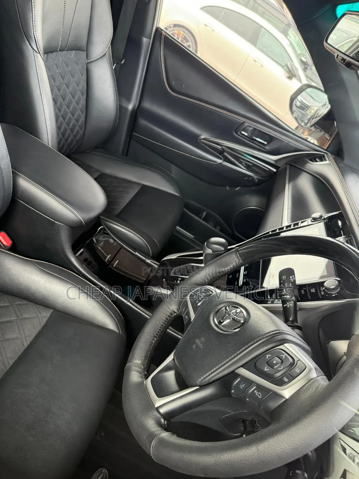 Toyota Harrier 2.0 4WD 2018 Pearl
