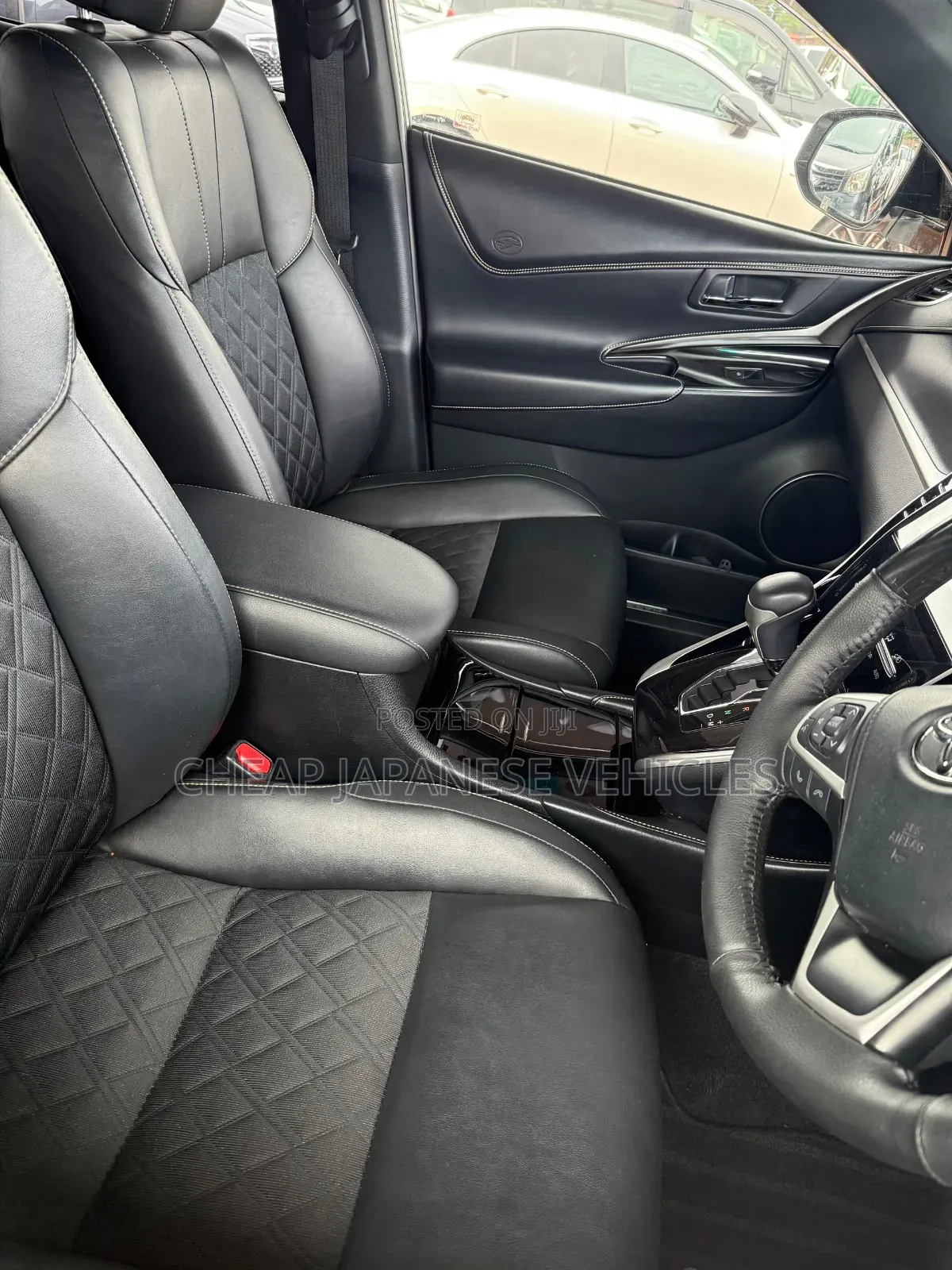 Toyota Harrier 2.0 4WD 2018 Pearl